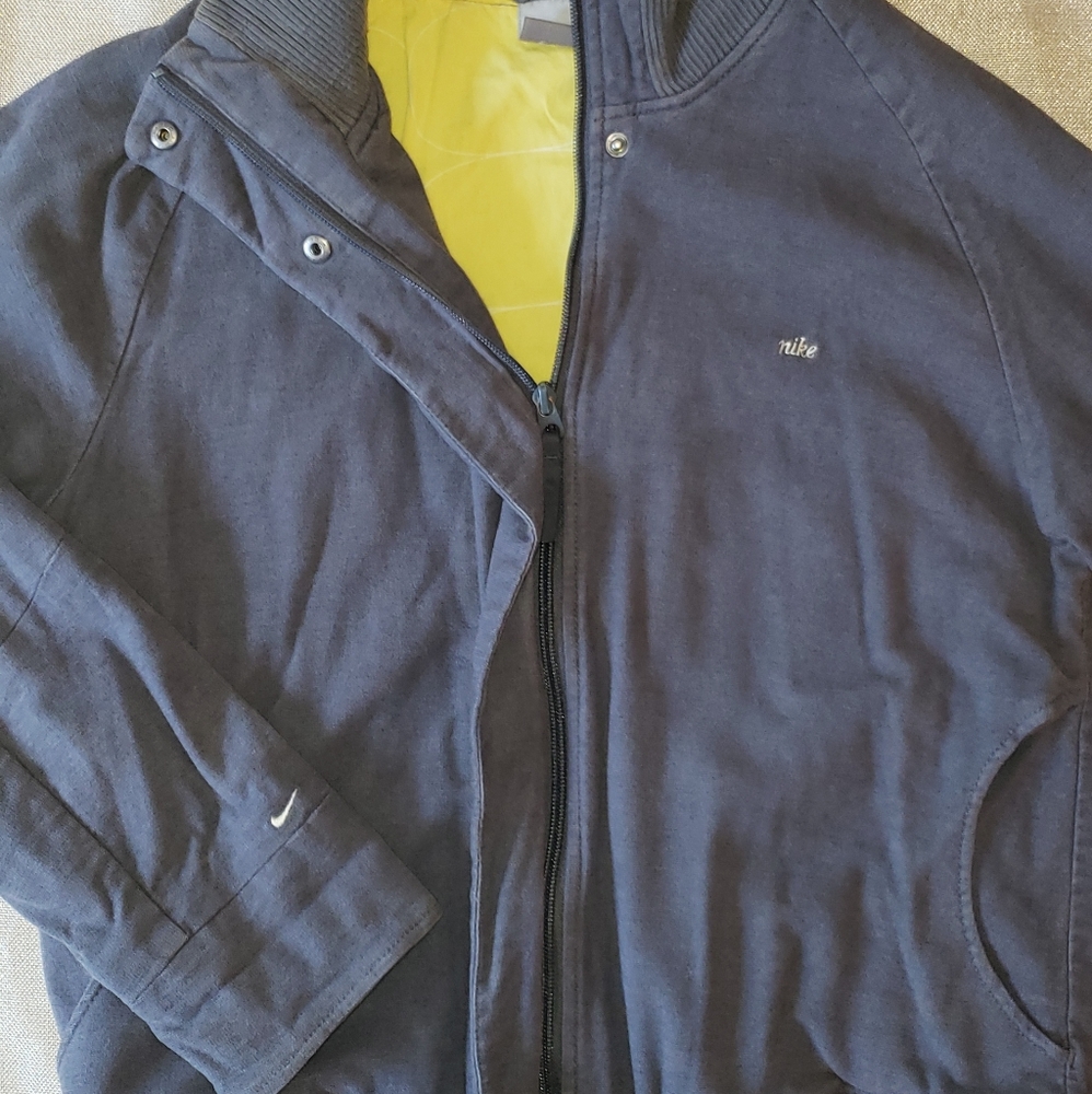 Nike Jacket - Picture 2 of 14